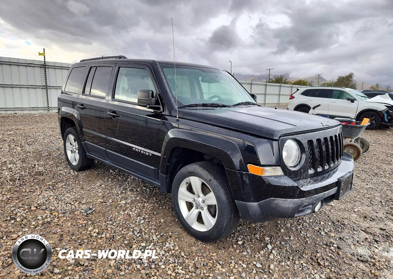 2016 Jeep Patriot Latitude VIN:1C4NJRFB7GD685777 - 4