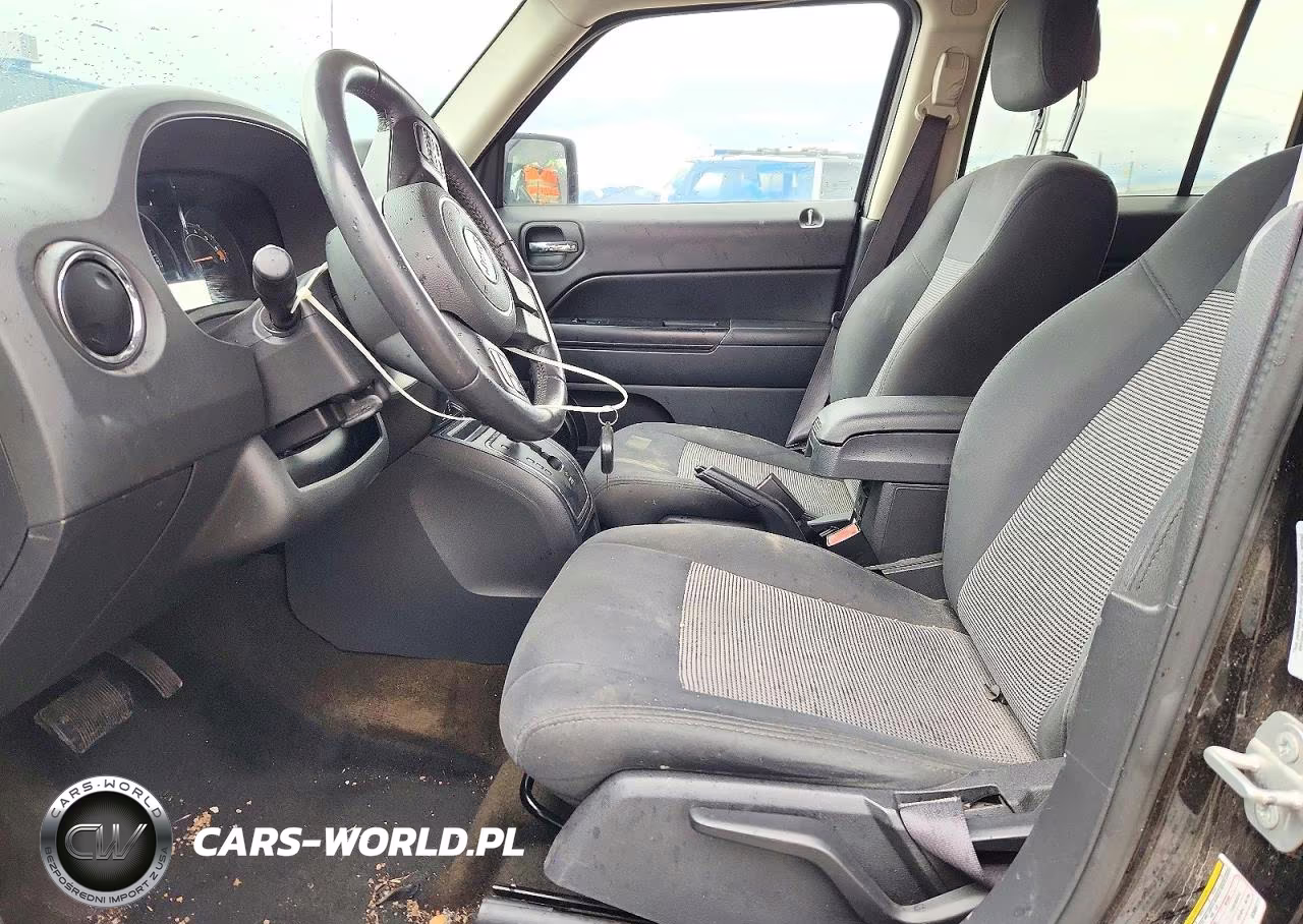2016 Jeep Patriot Latitude VIN:1C4NJRFB7GD685777 - 7