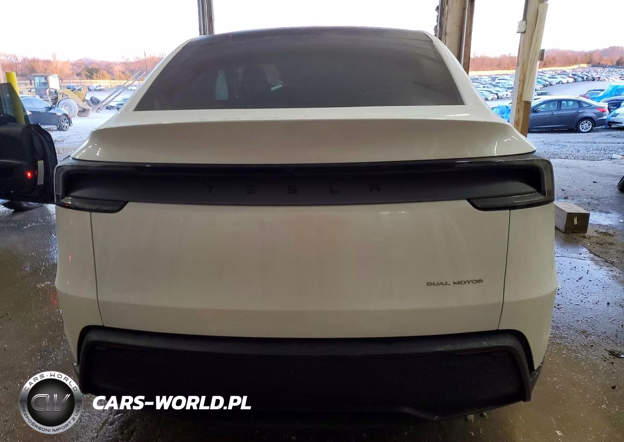 2026 Tesla Model Y VIN:7SAYGDEE8TA500200 - 6