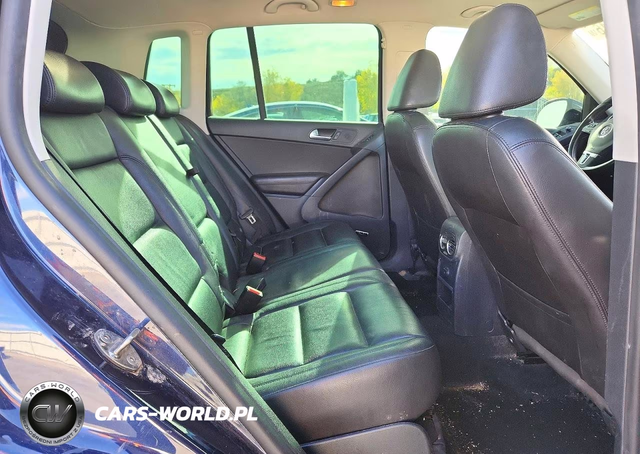 2016 Volkswagen Tiguan S VIN:WVGBV7AX9GW579958 - 11