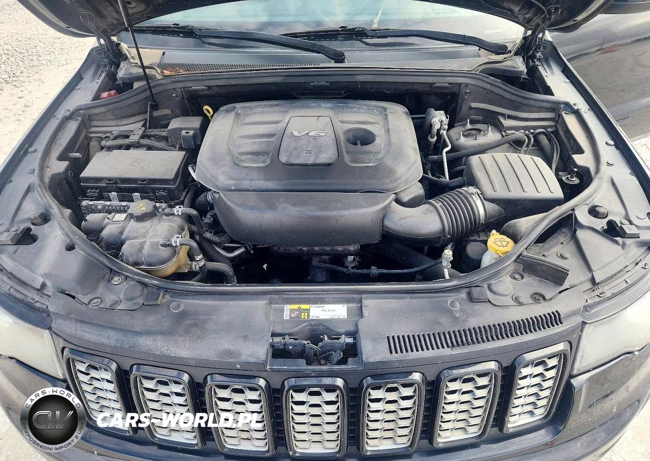 2018 Jeep Grand Cherokee Laredo VIN:1C4RJFAGXJC123758 - 12