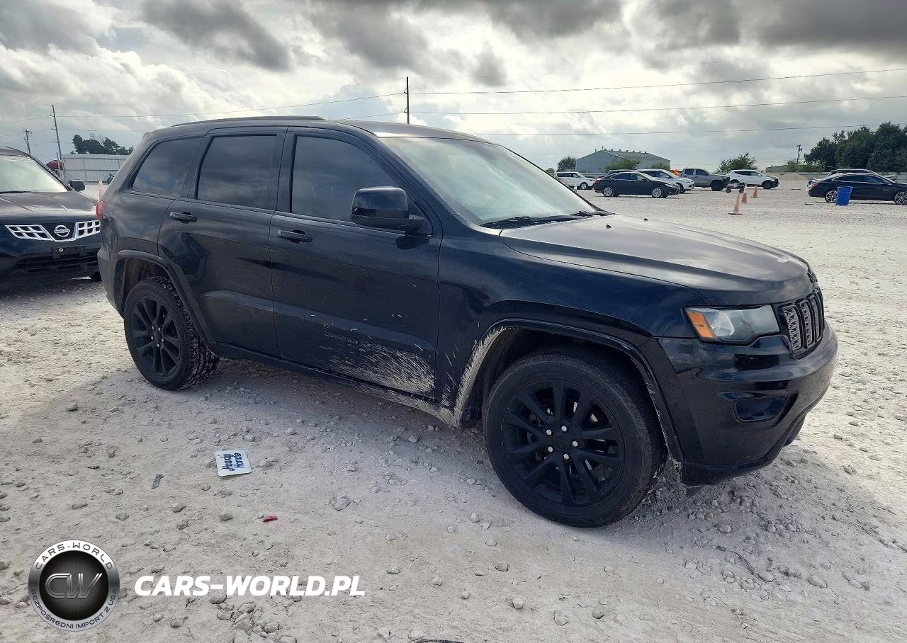 2018 Jeep Grand Cherokee Laredo VIN:1C4RJFAGXJC123758 - 4