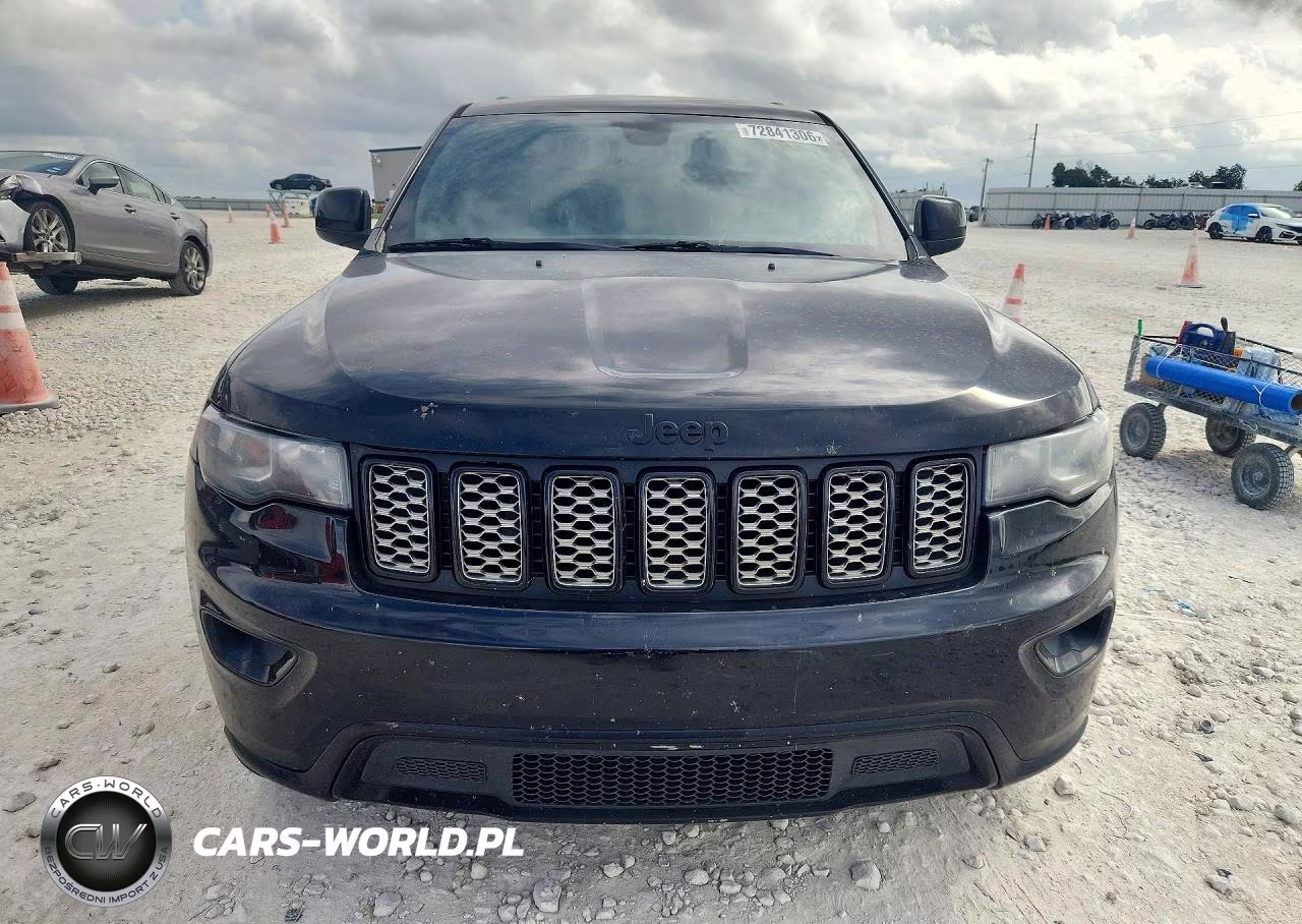 2018 Jeep Grand Cherokee Laredo VIN:1C4RJFAGXJC123758 - 5