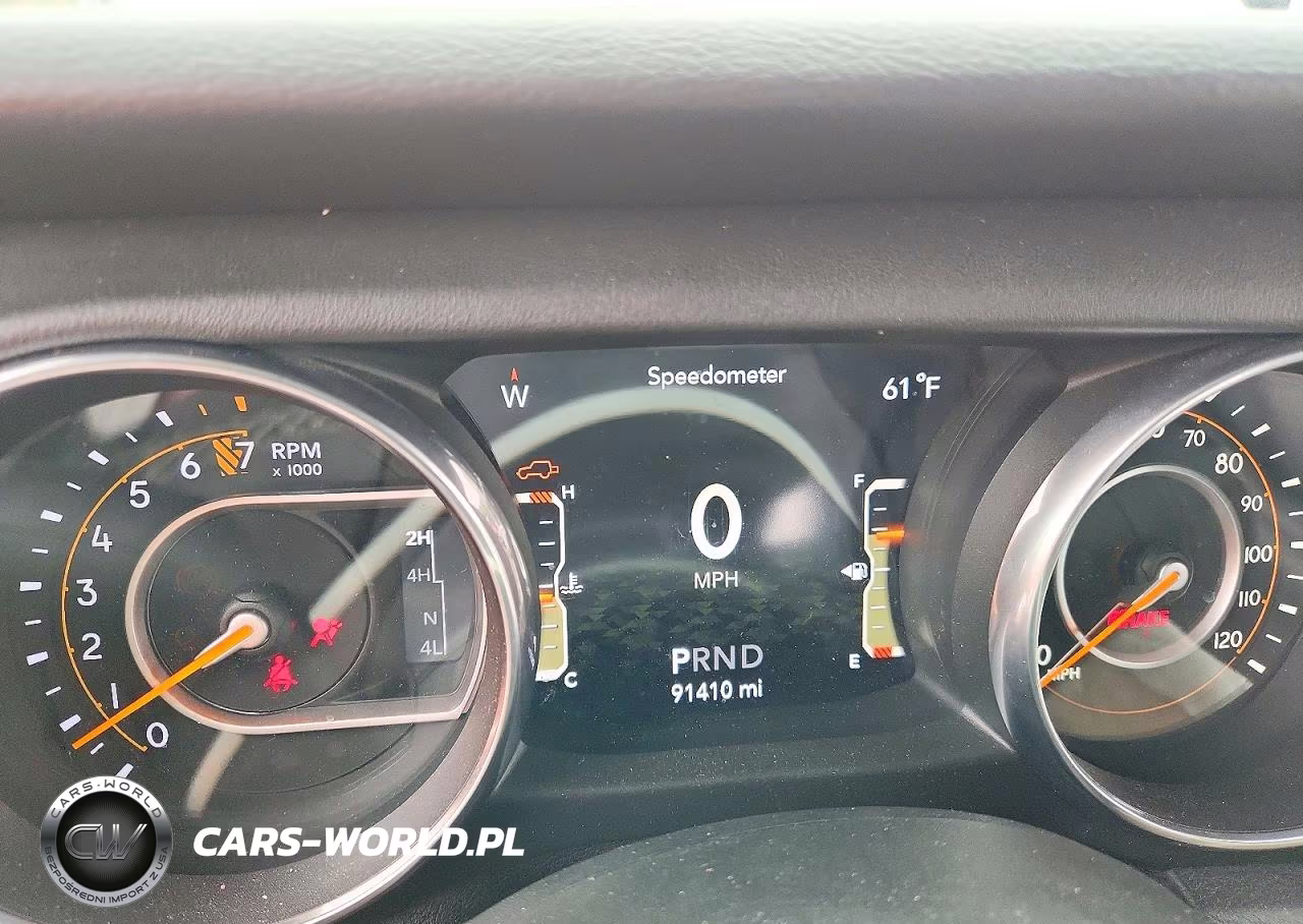 2018 Jeep Wrangler Unlimited Sahara VIN:1C4HJXEG2JW124641 - 9