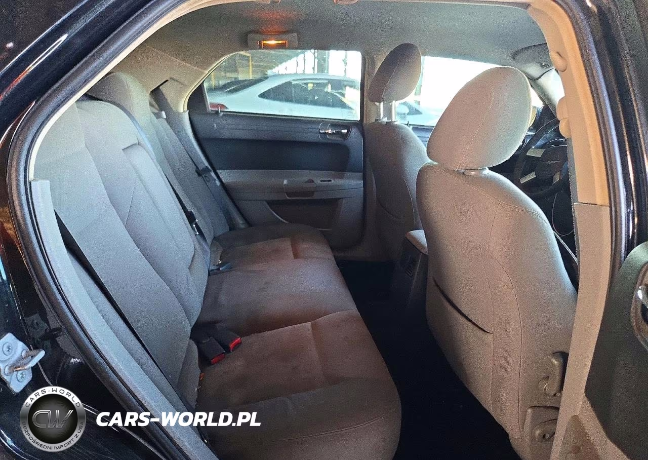 2007 Chrysler 300 VIN:2C3KA43R17H848888 - 10