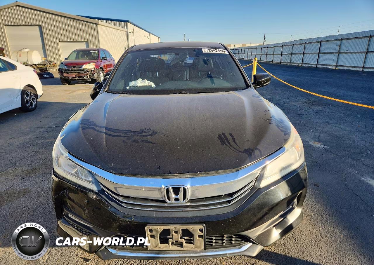 2017 Honda Accord Sport VIN:1HGCR2F58HA306405 - 5