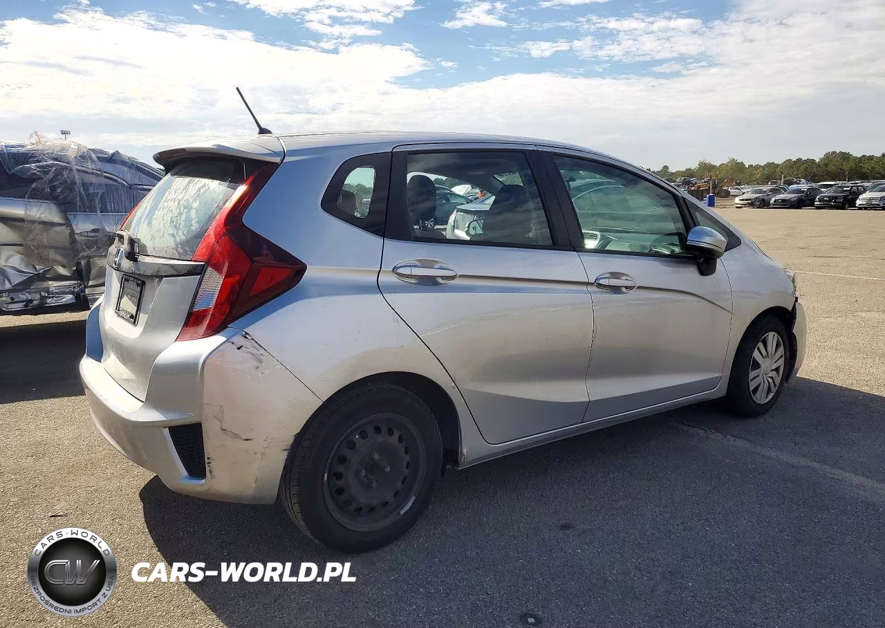2015 Honda Fit Lx VIN:3HGGK5G55FM711143 - 3