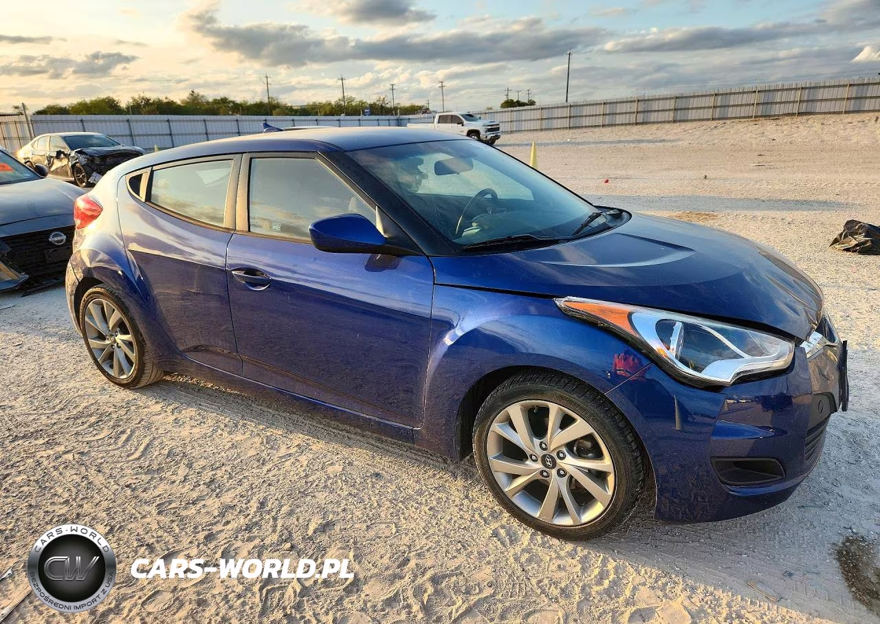 2016 Hyundai Veloster Base VIN:KMHTC6AD4GU282327 - 4