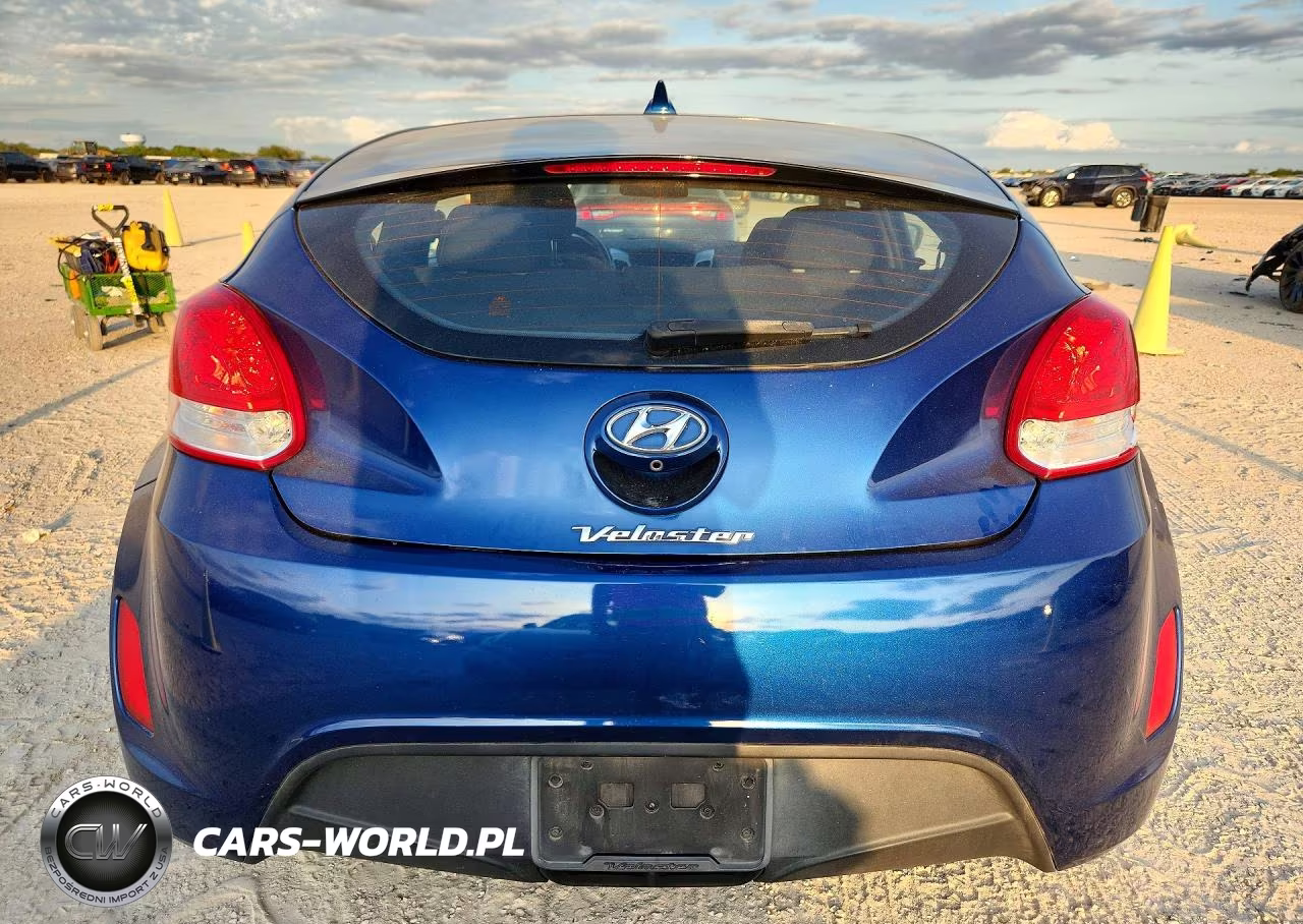 2016 Hyundai Veloster Base VIN:KMHTC6AD4GU282327 - 6