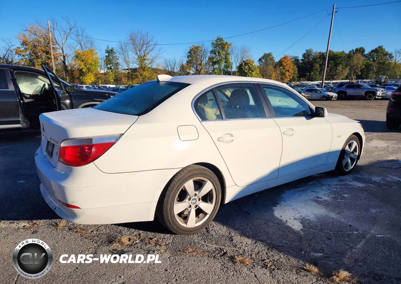 2007 BMW 530 Xi VIN:WBANF73577CU23801 - 3