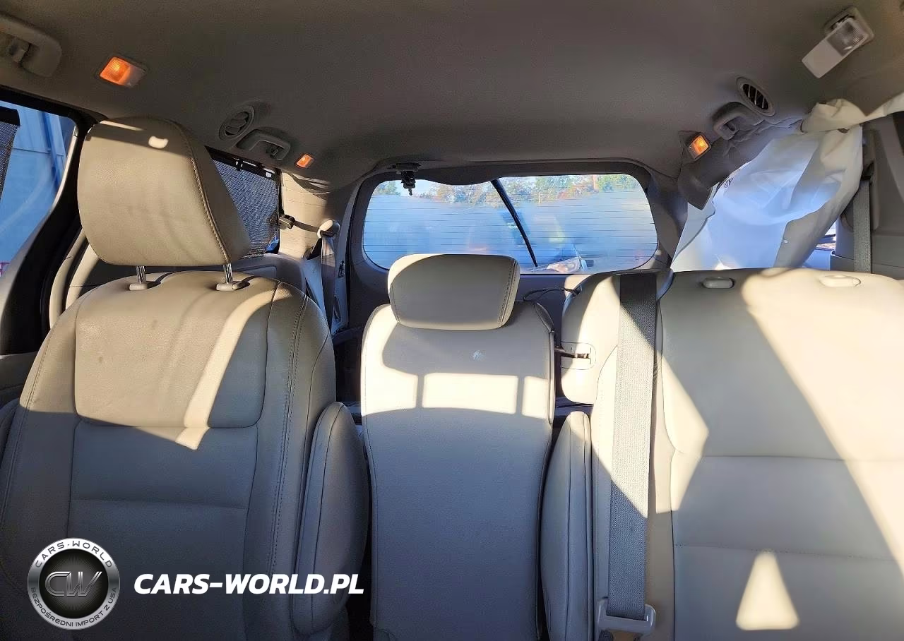 2019 Toyota Sienna Xle 8-Passenger VIN:5TDYZ3DC1KS002984 - 10