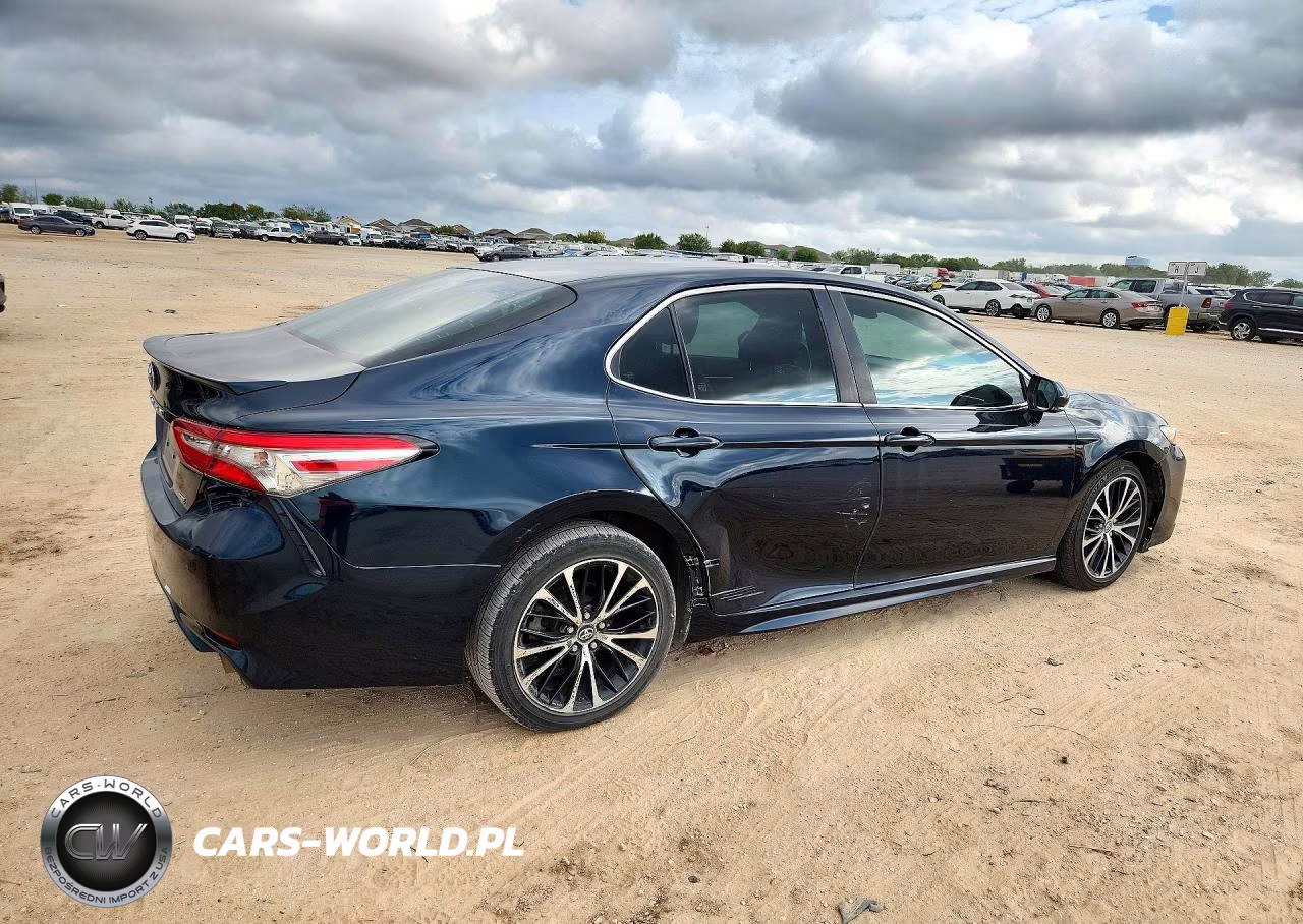 2018 Toyota Camry Se VIN:4T1B11HKXJU650350 - 3