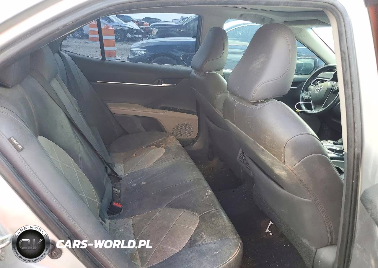 2018 Toyota Camry Xle VIN:4T1B11HK3JU037552 - 10