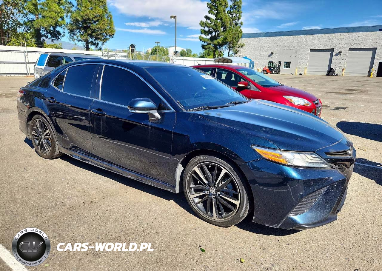 2018 Toyota Camry Xse V6 VIN:4T1BZ1HKXJU504572 - 4