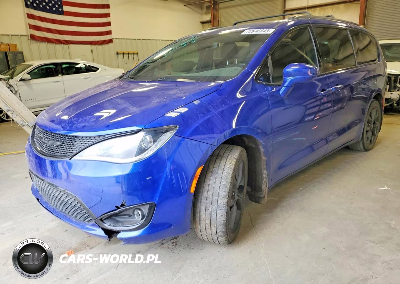 2020 Chrysler Pacifica Touring