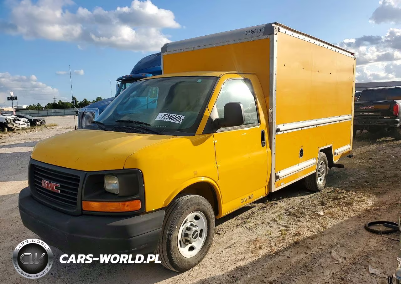 2011 GMC Savana Box Truck