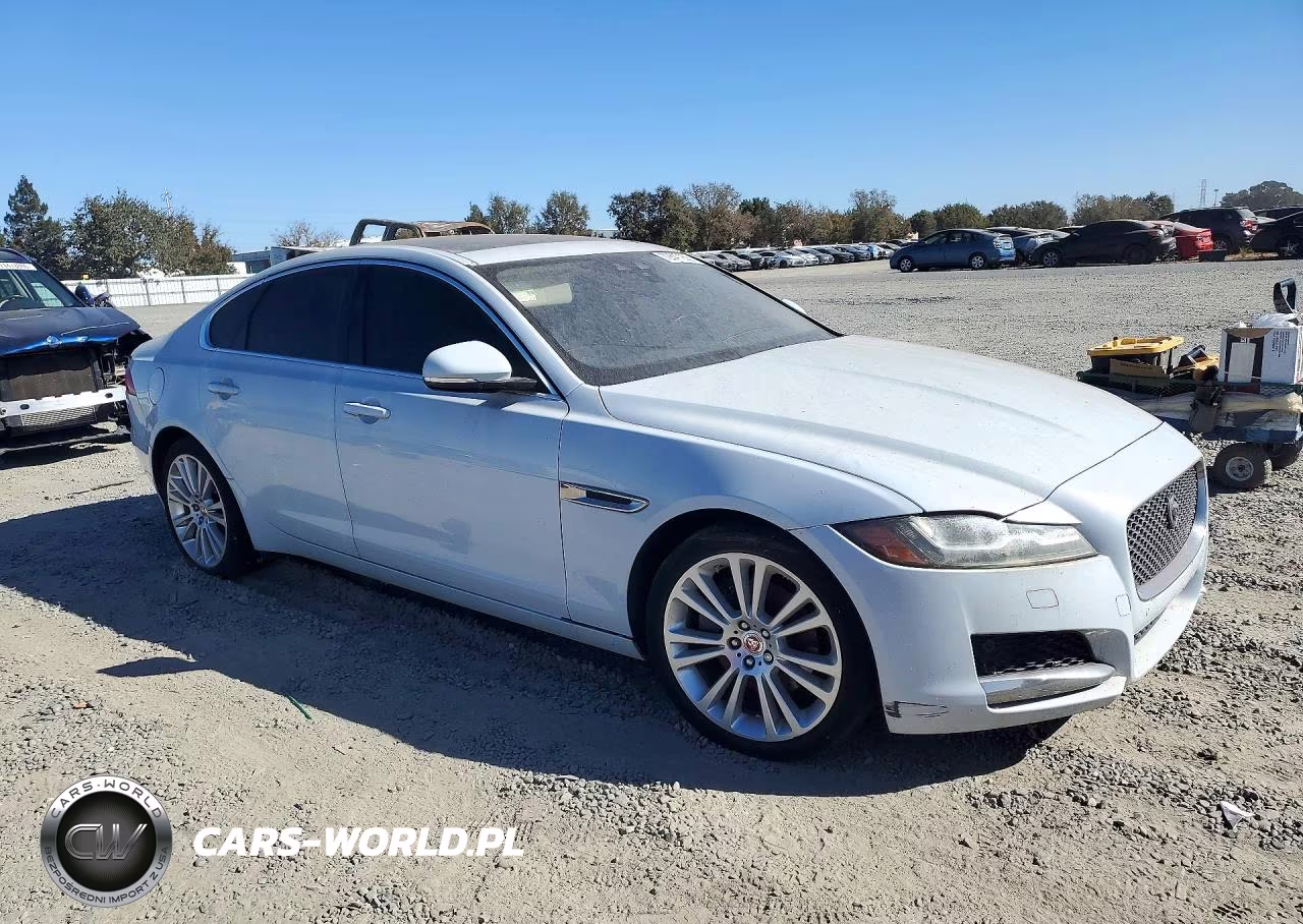 2017 Jaguar Xf Prestige VIN:SAJBE4BN8HCY32479 - 4