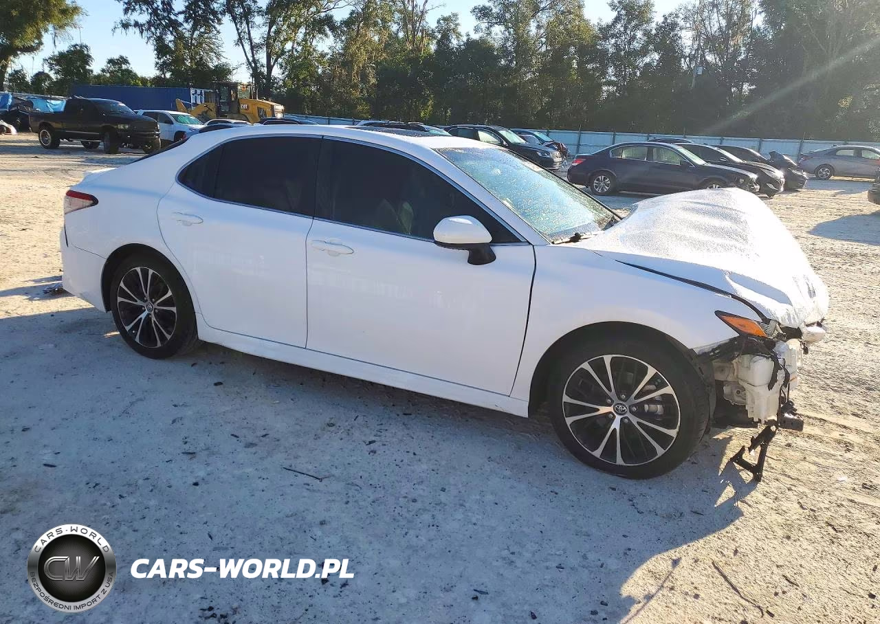 2019 Toyota Camry Se VIN:4T1B11HK8KU768270 - 4