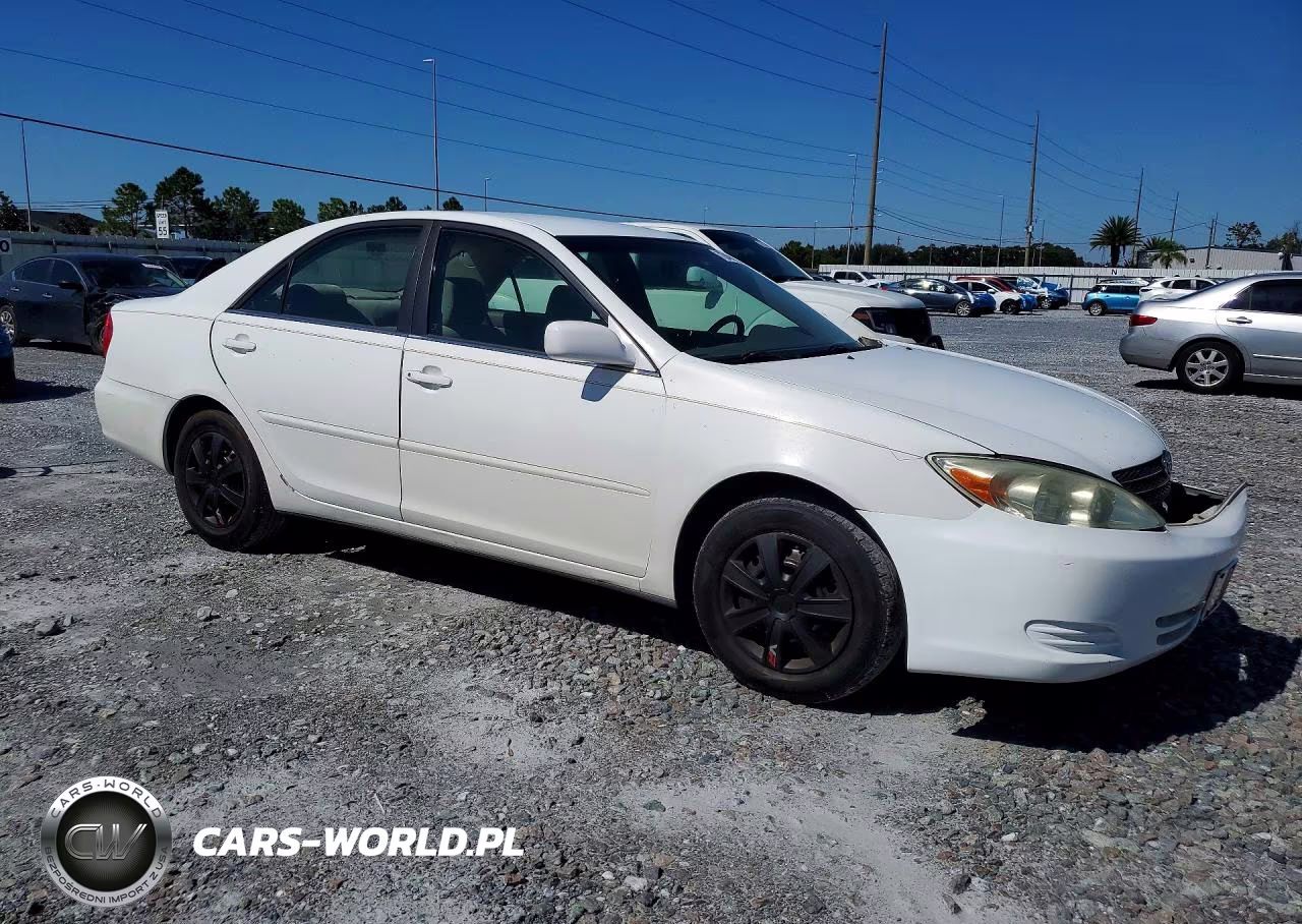 2003 Toyota Camry Le VIN:4T1BE32K03U130752 - 4