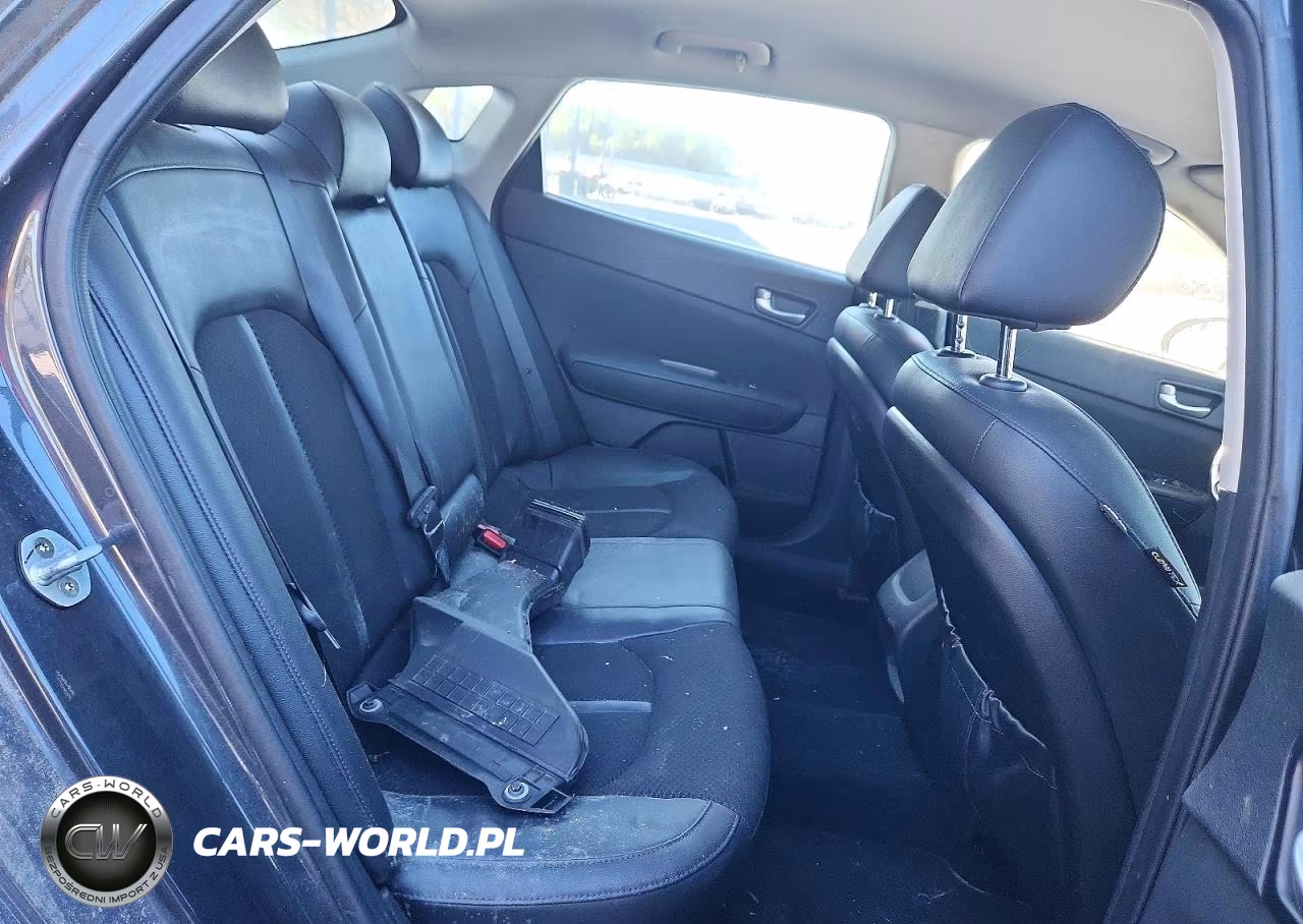 2018 Kia Optima S VIN:5XXGT4L30JG189705 - 10
