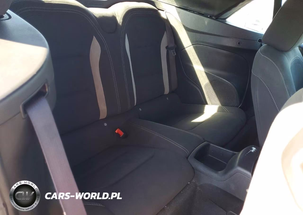 2018 Chevrolet Camaro Lt VIN:1G1FB3DX8J0131880 - 10