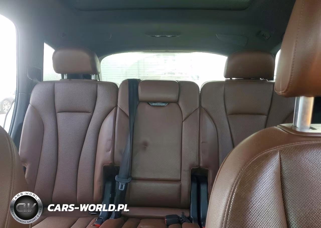 2017 Audi Q7 Prestige VIN:WA1VAAF72HD010685 - 10