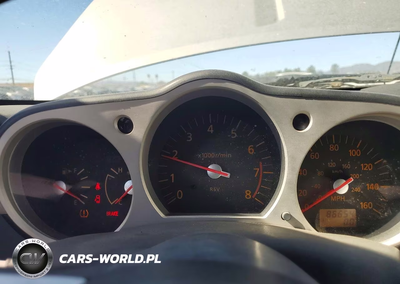 2005 Nissan 350Z Base VIN:JN1AZ34D25M610610 - 9
