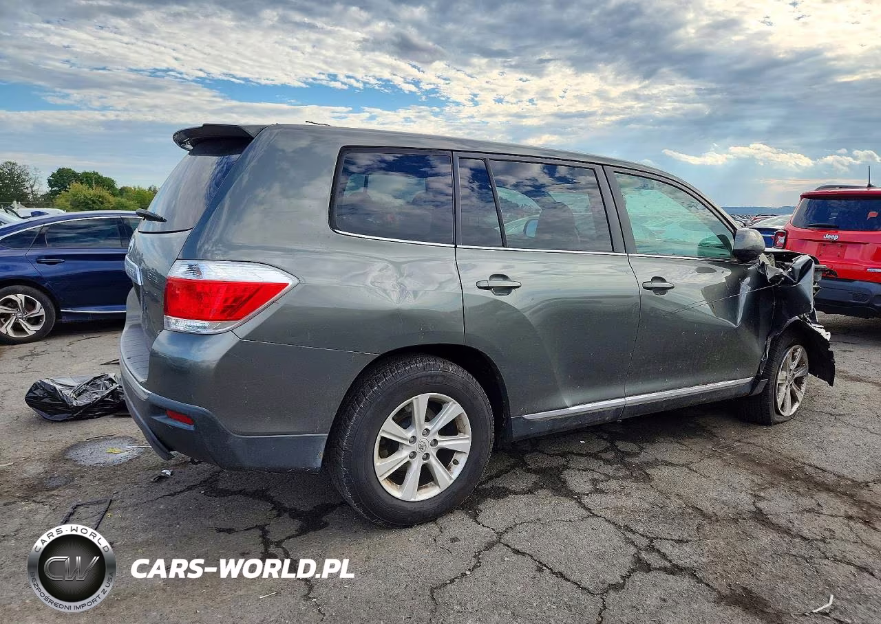 2012 Toyota Highlander Base VIN:5TDBK3EH3CS097246 - 3