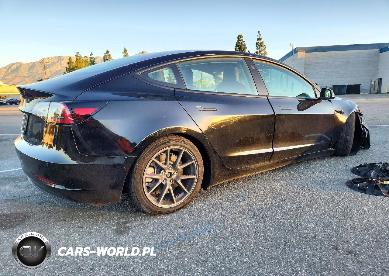 2022 Tesla Model 3 VIN:5YJ3E1EA8NF147553 - 3