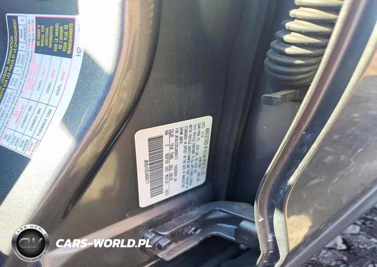 2018 Nissan Rogue VIN:JN1BJ1CR3JW266717 - 13