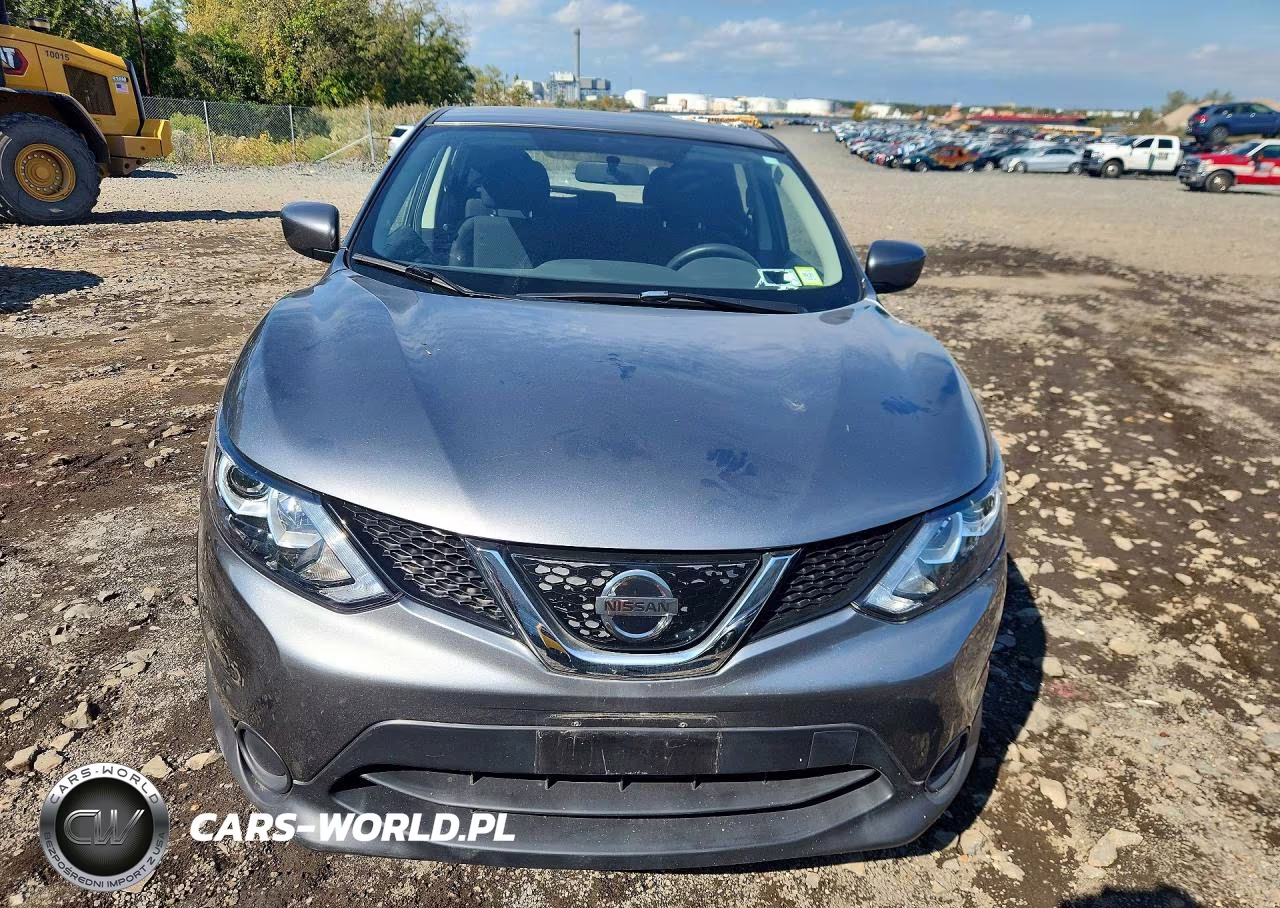 2018 Nissan Rogue VIN:JN1BJ1CR3JW266717 - 5