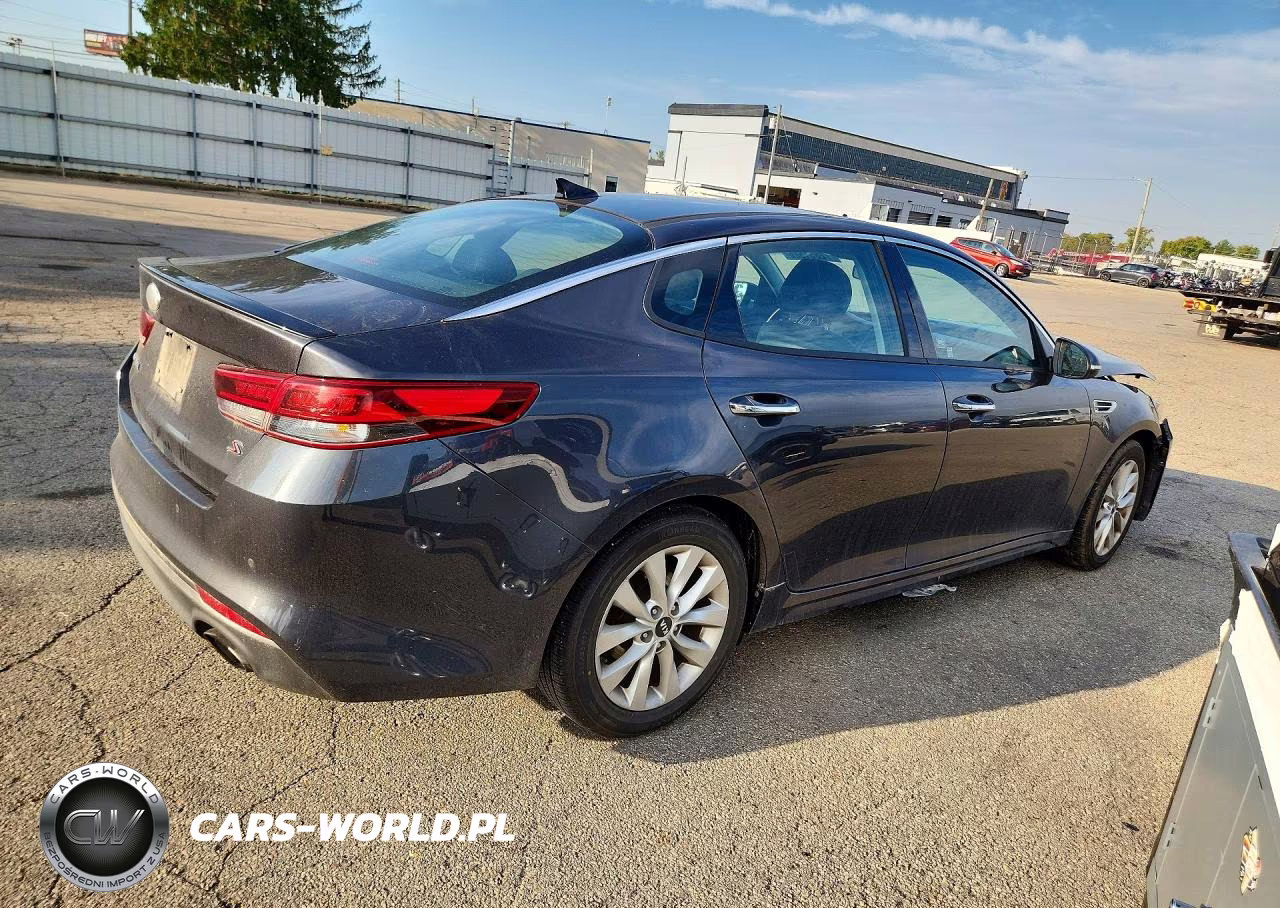 2018 Kia Optima S VIN:5XXGT4L37JG247499 - 3