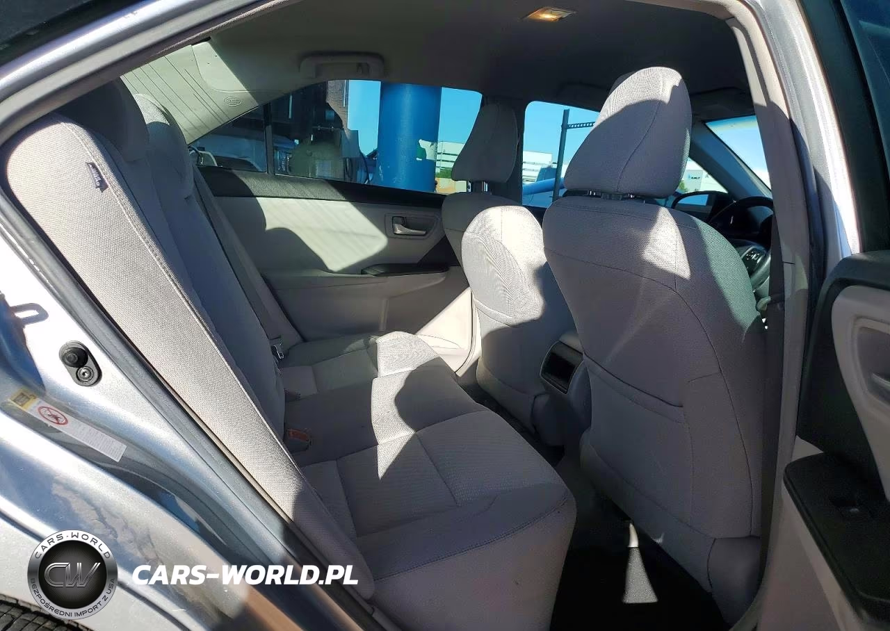 2017 Toyota Camry Le VIN:4T1BF1FKXHU700890 - 10