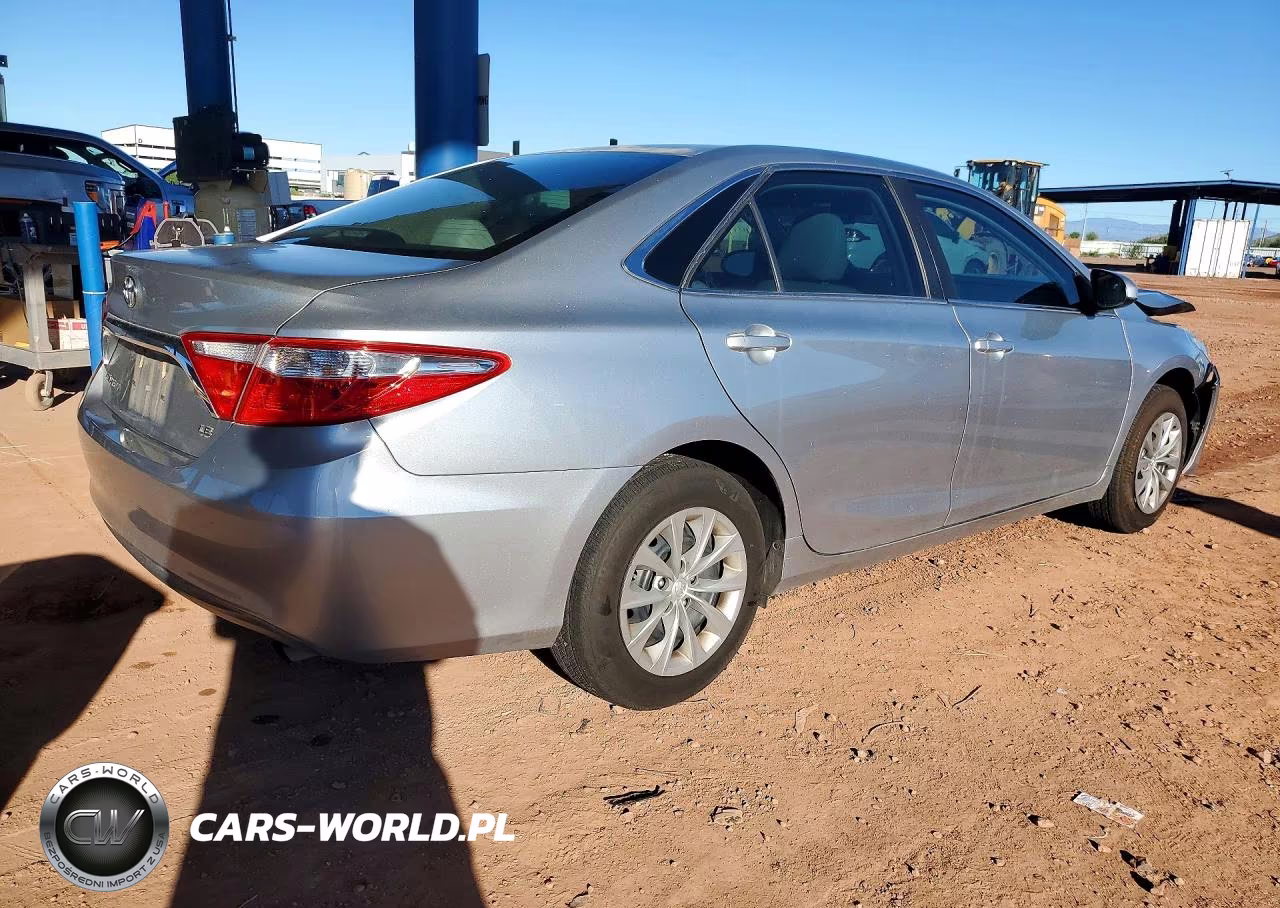 2017 Toyota Camry Le VIN:4T1BF1FKXHU700890 - 3
