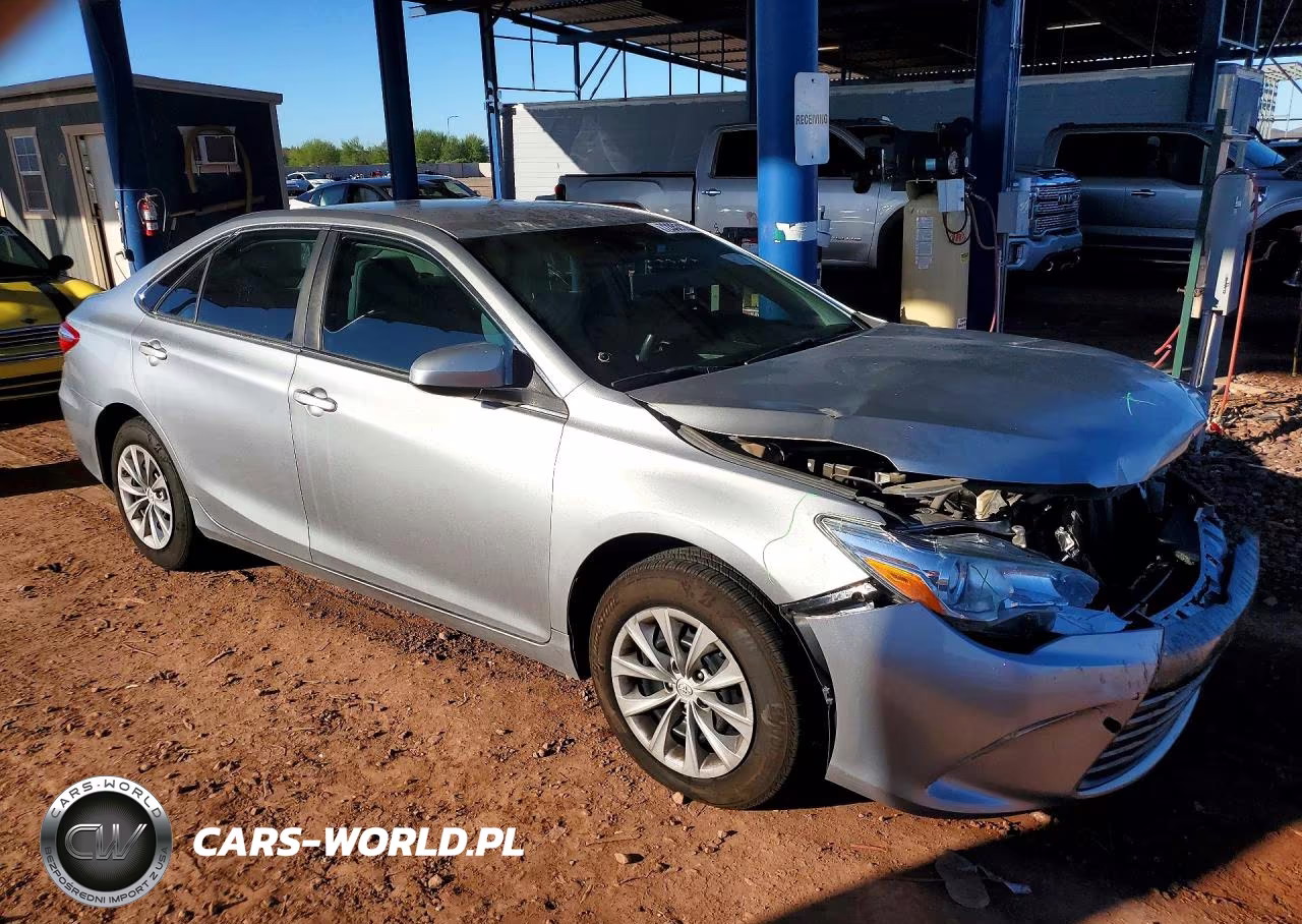 2017 Toyota Camry Le VIN:4T1BF1FKXHU700890 - 4