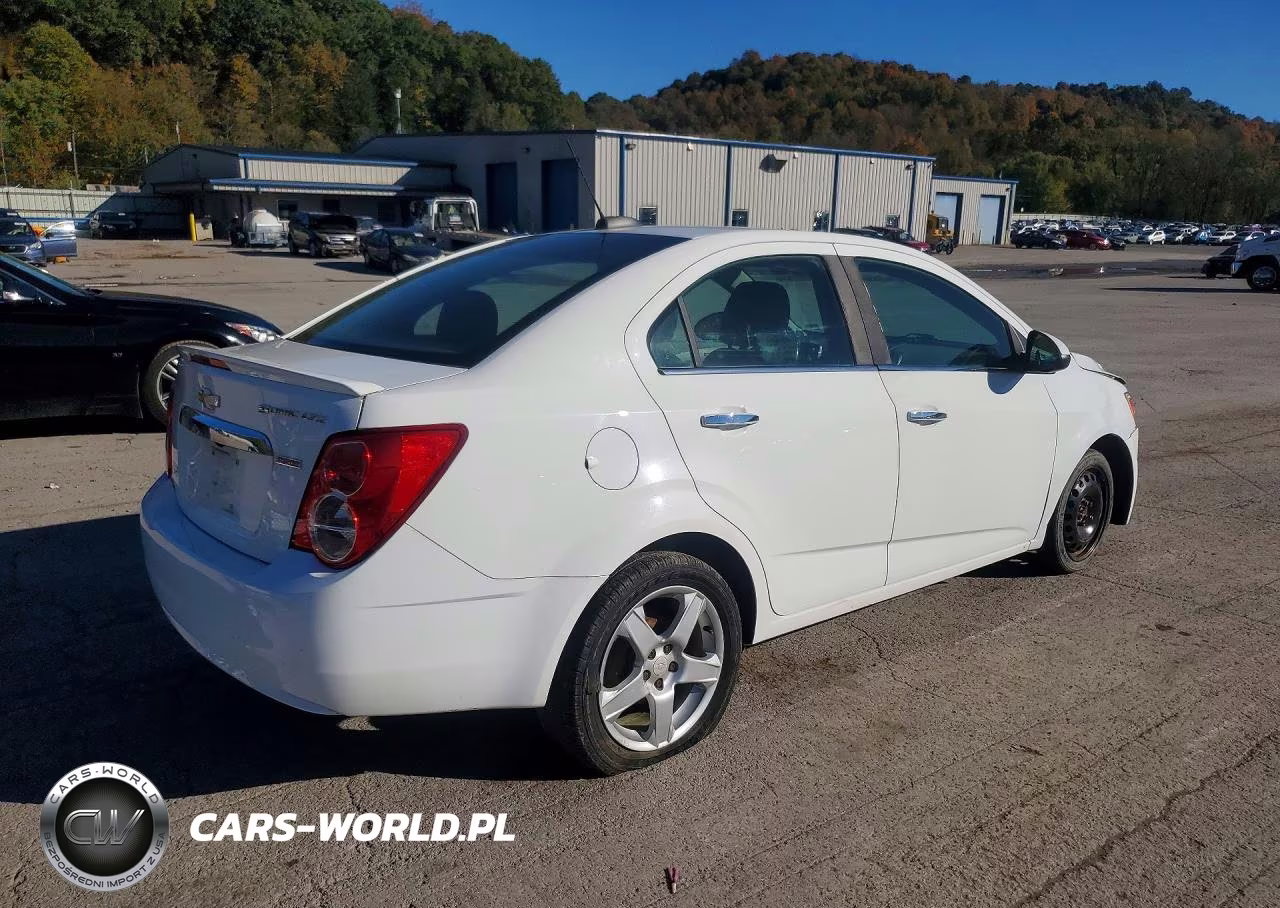2016 Chevrolet Sonic Ltz VIN:1G1JE5SB8G4144084 - 3