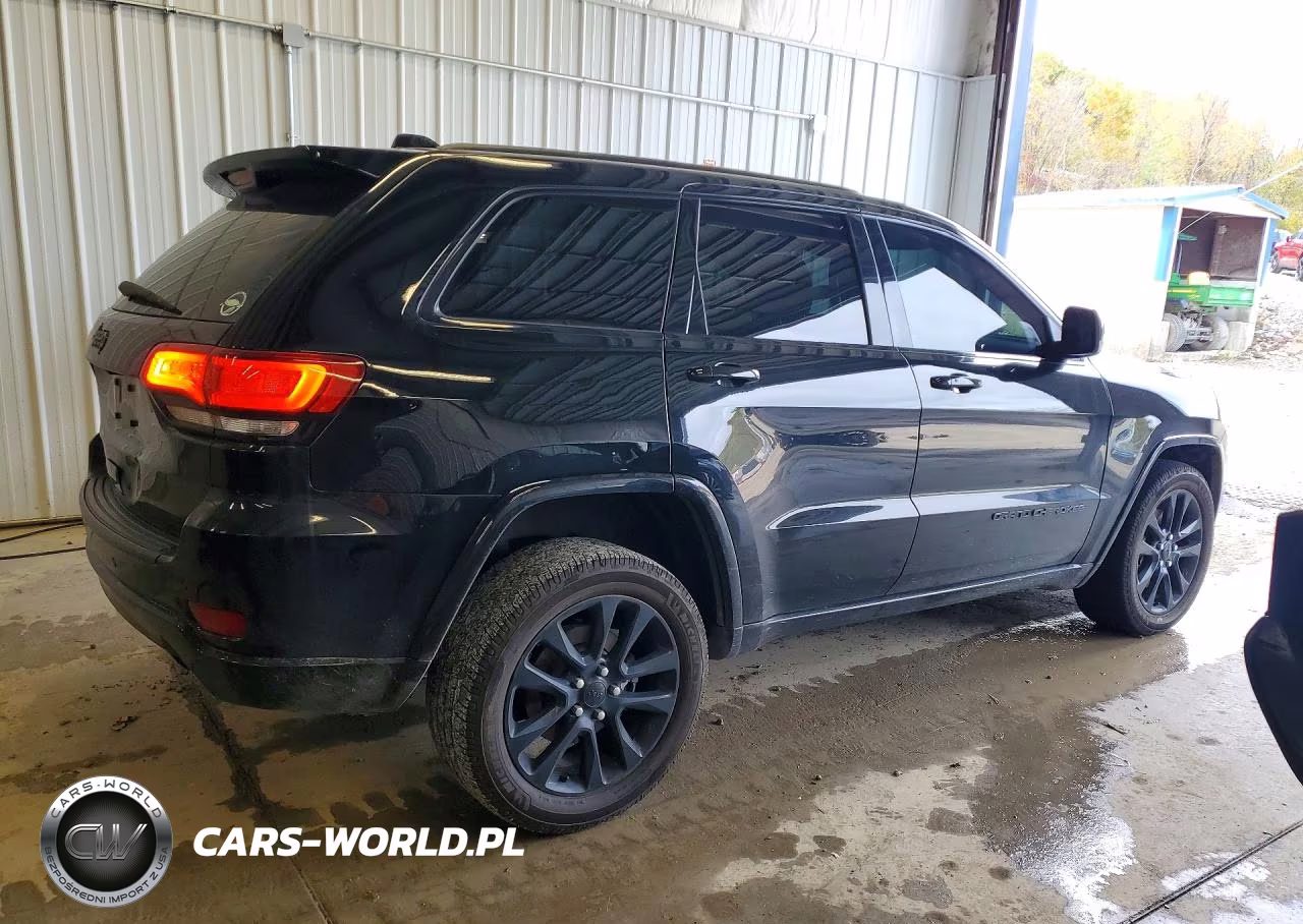 2021 Jeep Grand Cherokee Laredo VIN:1C4RJFAG0MC623058 - 3