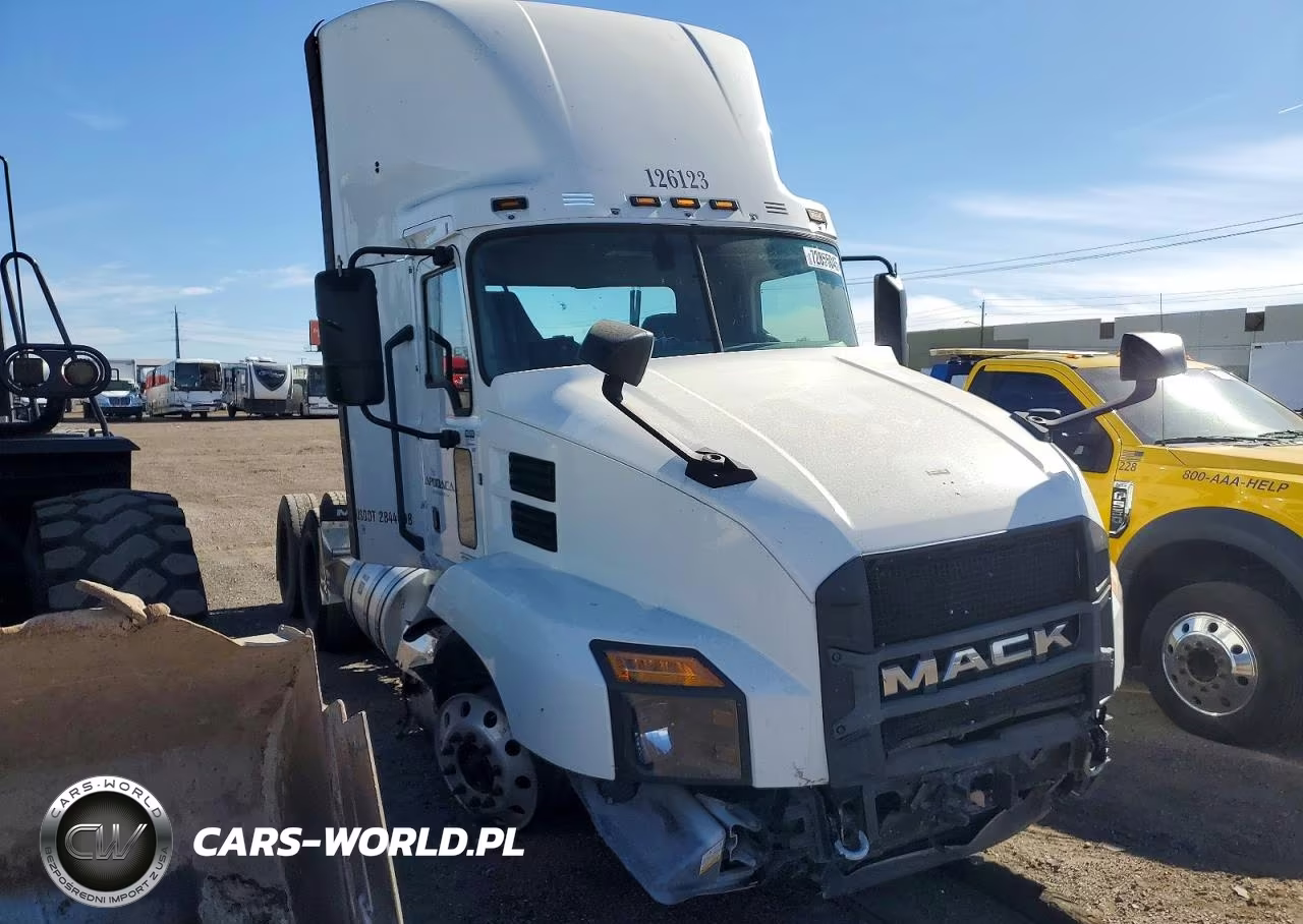 2022 Mack Anthem Semi Truck