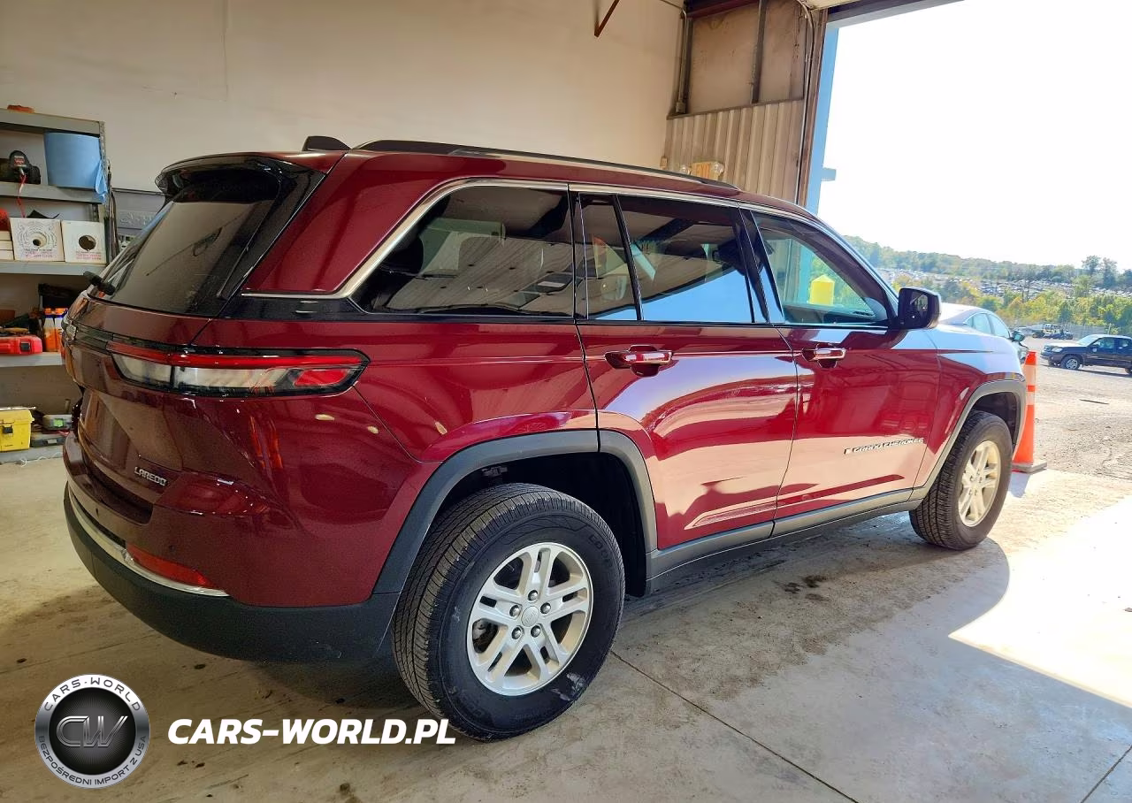 2023 Jeep Grand Cherokee Laredo VIN:1C4RJHAG5PC547899 - 3