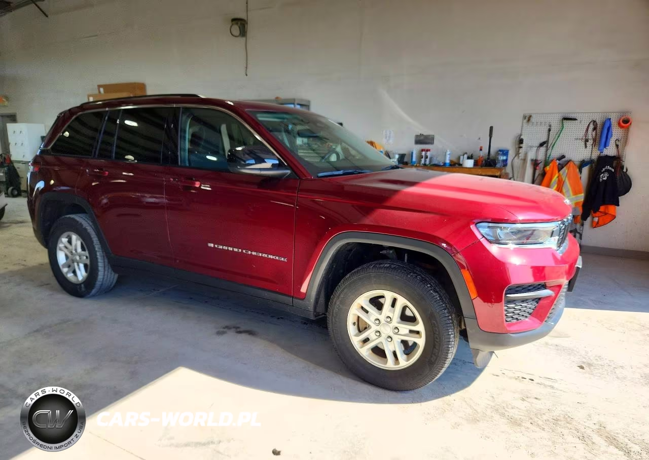 2023 Jeep Grand Cherokee Laredo VIN:1C4RJHAG5PC547899 - 4