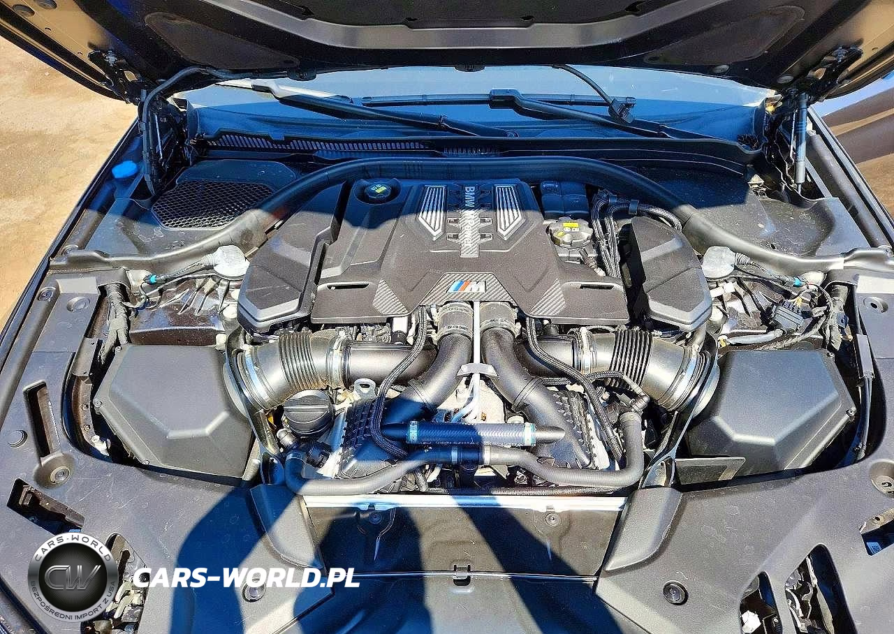 2023 BMW M5 VIN:WBS83CH00PCL23031 - 11
