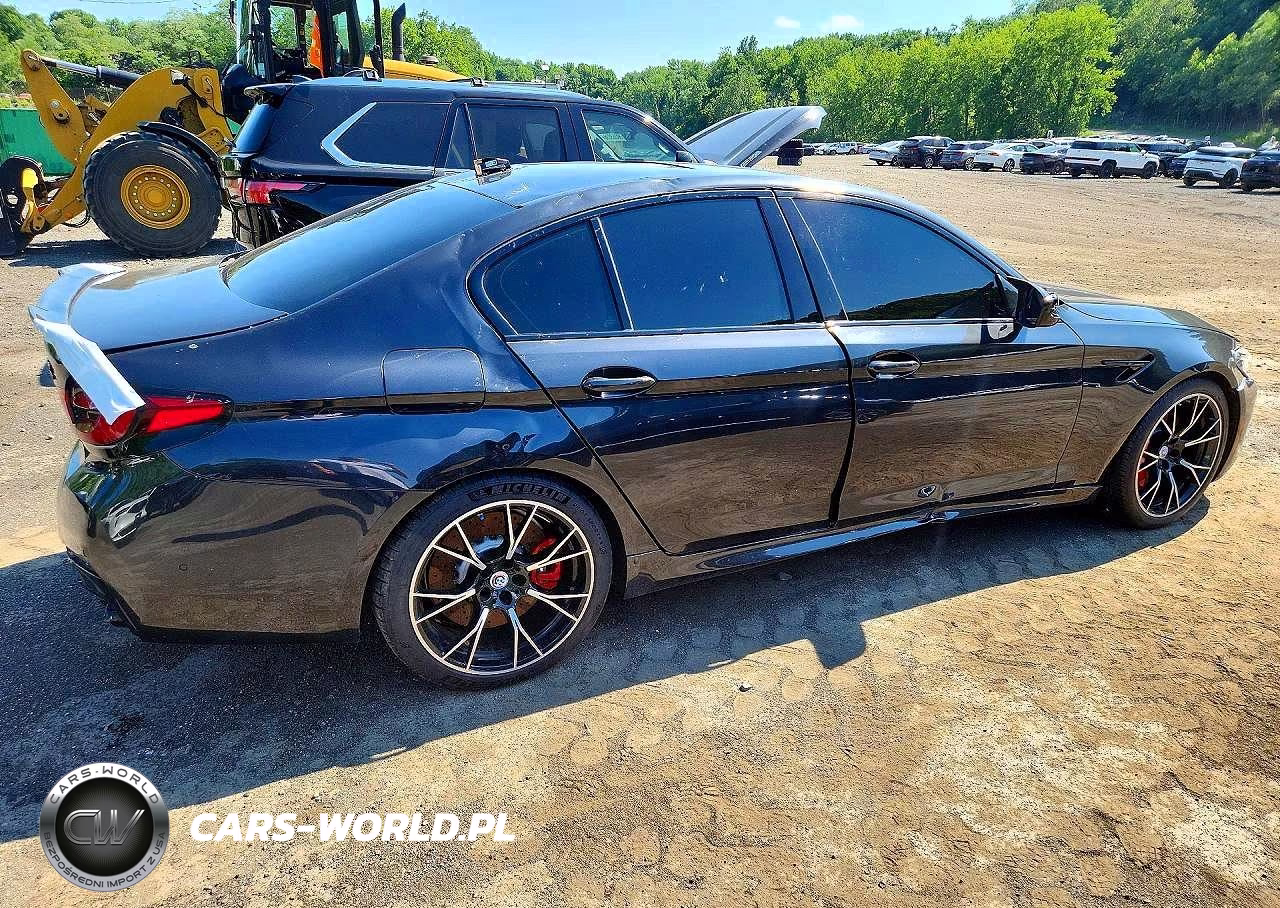 2023 BMW M5 VIN:WBS83CH00PCL23031 - 3