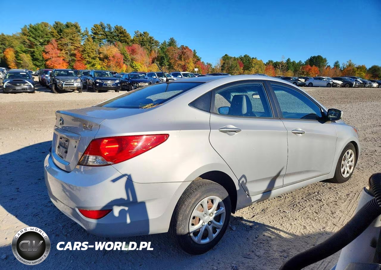 2013 Hyundai Accent Gls VIN:KMHCT4AE5DU285651 - 3
