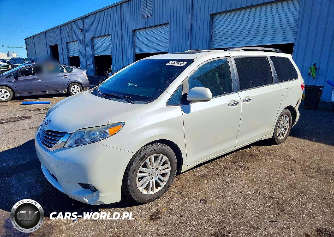 2016 Toyota Sienna Xle Premium 8-Passenger