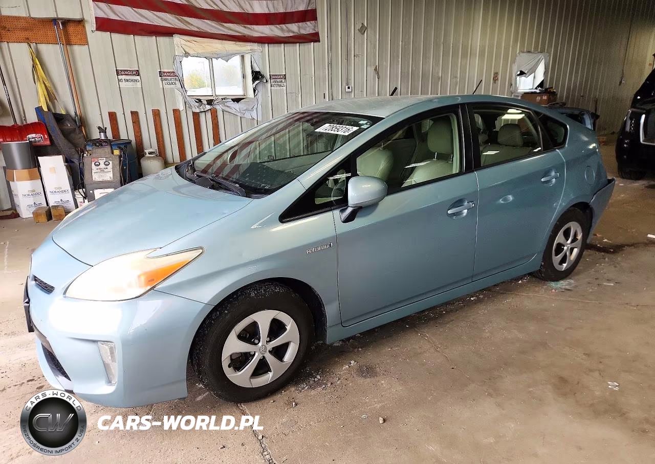 2013 Toyota Prius Three VIN:JTDKN3DUXD1642878 - 1