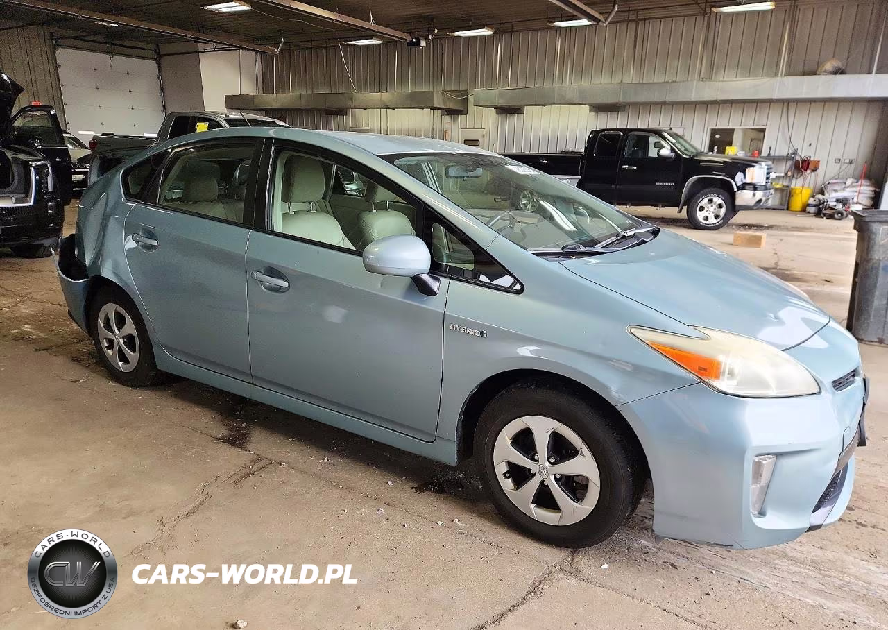 2013 Toyota Prius Three VIN:JTDKN3DUXD1642878 - 4