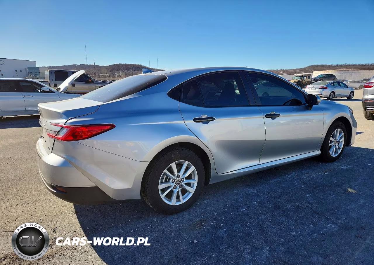 2025 Toyota Camry Le VIN:4T1DAACK8SU502926 - 3