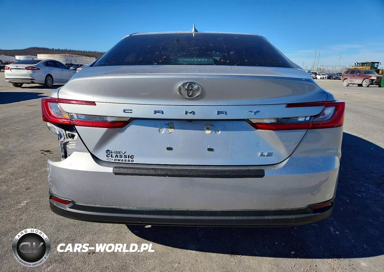 2025 Toyota Camry Le VIN:4T1DAACK8SU502926 - 6