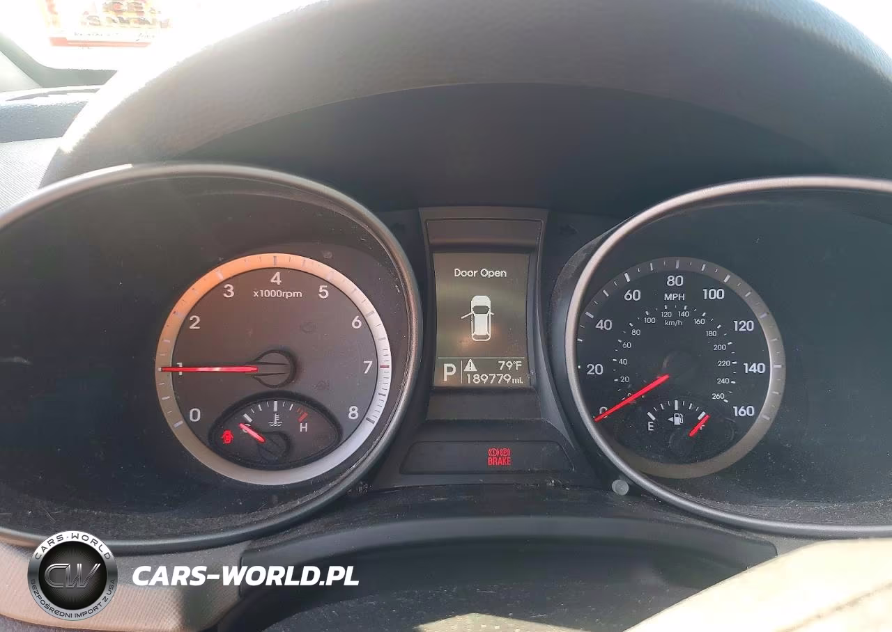 2016 Hyundai Santa Fe Sport 2.4L VIN:5XYZUDLB1GG364528 - 9