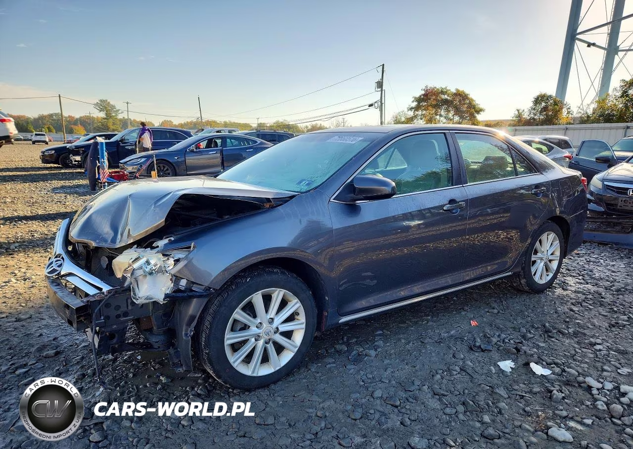 2013 Toyota Camry Xle – zdjęcie 1 z 13